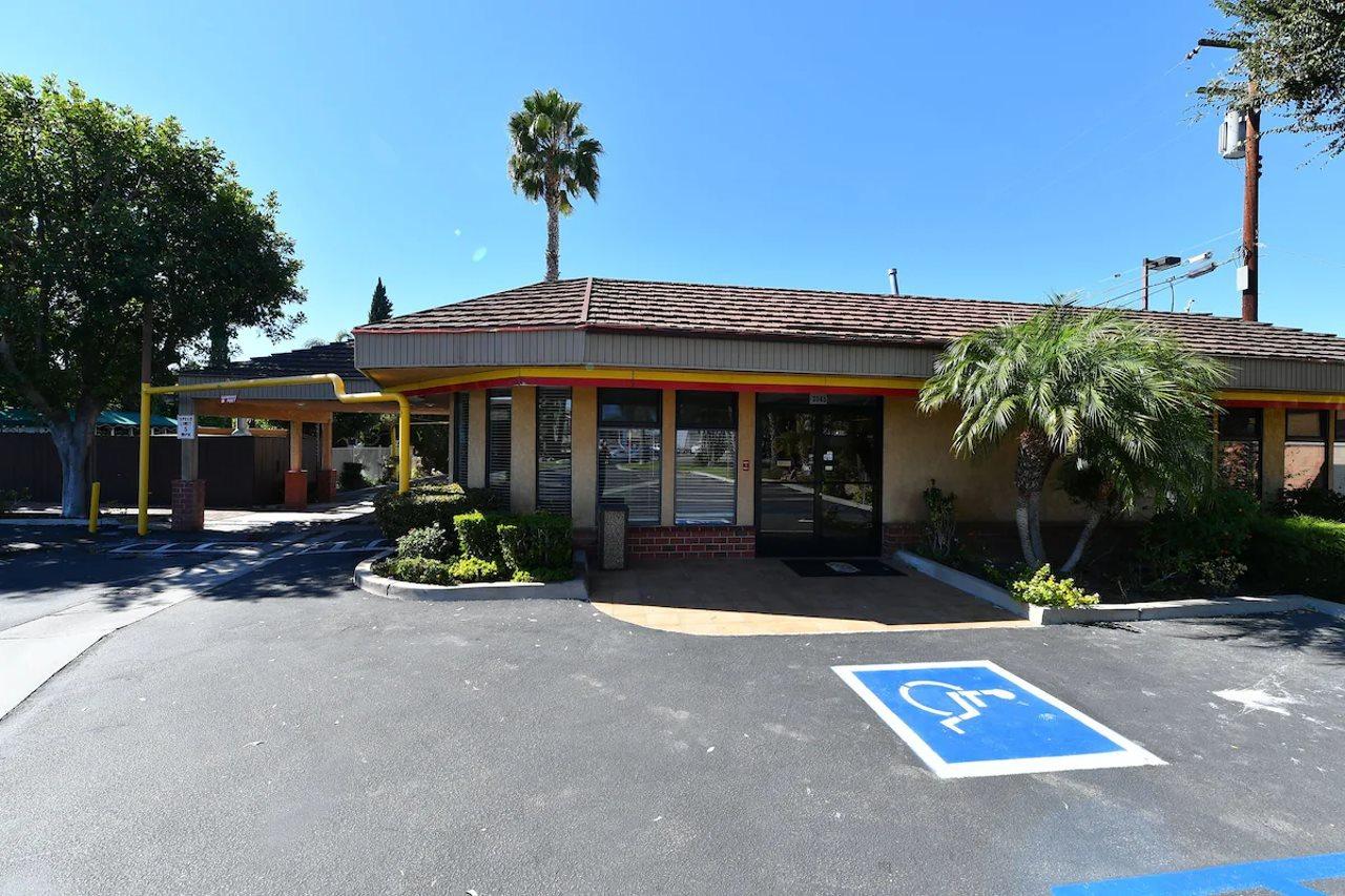 Costa Mesa Inn - Newport Beach Area Exterior photo